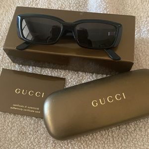GUCCI Sunglasses black w/ silver GG. New- Never worn. Authentic- Made in Italy!